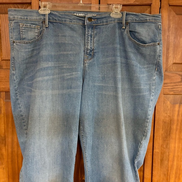 Old Navy Women’s Original Straight Mid Rise Light Wash Denim Jeans Size 20 Tall - Picture 2 of 6